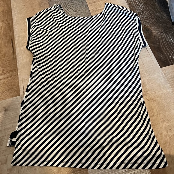 The Limited Women’s Shirt Size Medium - Picture 4 of 4